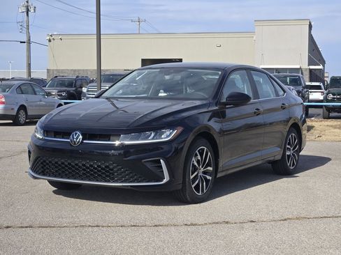 New 2026 Volkswagen Jetta SE FWD image 2