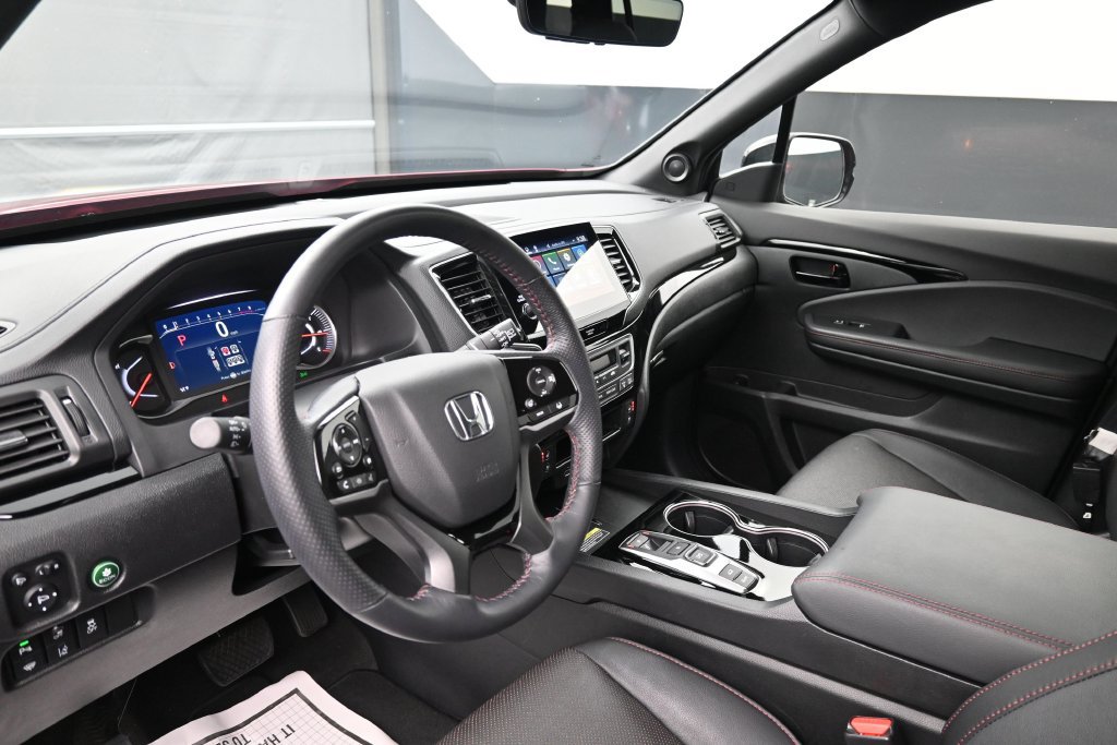 Used 2025 Honda Passport Black Edition image 43