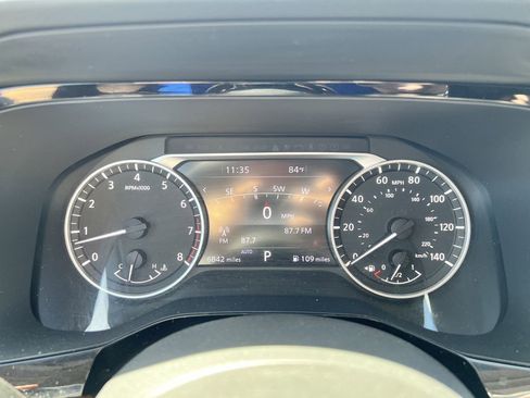 Used 2022 Nissan Pathfinder Platinum w/ Cargo Package image 32