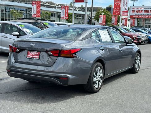 Used 2025 Nissan Altima 2.5 S FWD image 7