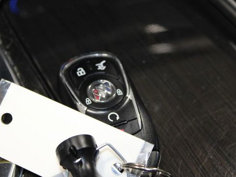 Used 2020 Buick Enclave Essence FWD image 32