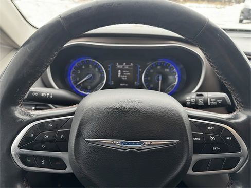 Certified 2019 Chrysler Pacifica Touring-L image 24