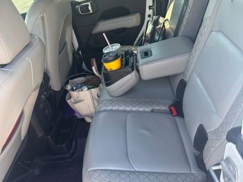 Used 2021 Jeep Wrangler Unlimited Sahara image 3