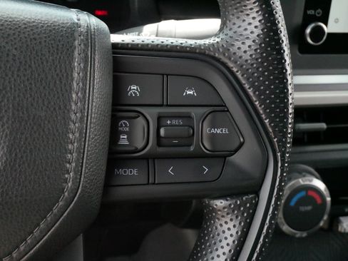 Certified 2025 Toyota Tacoma SR5 AWD/4WD image 25