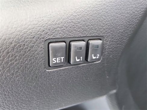 Used 2017 Nissan Rogue SL image 21