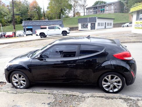Used 2016 Hyundai Veloster image 9