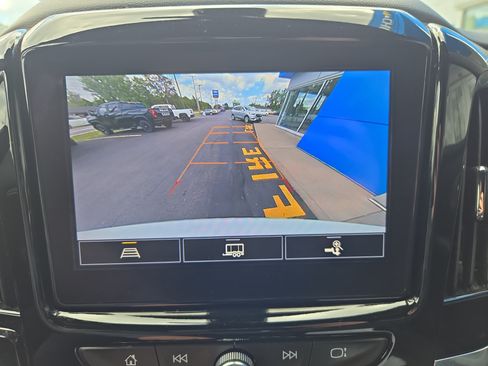 Used 2023 Chevrolet Traverse LT w/ LPO, Floor Liner Package AWD/4WD image 10