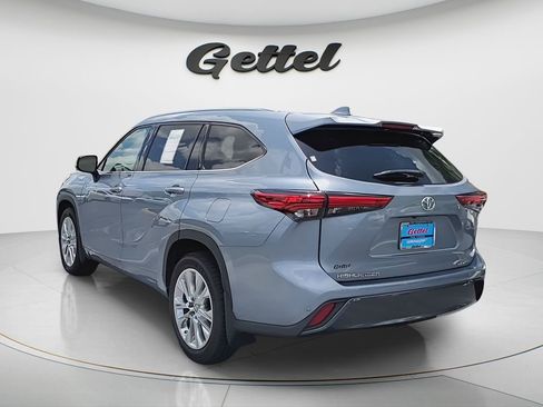 Used 2023 Toyota Highlander Limited image 7