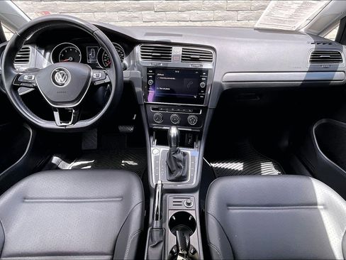 Used 2018 Volkswagen Golf SE FWD image 15