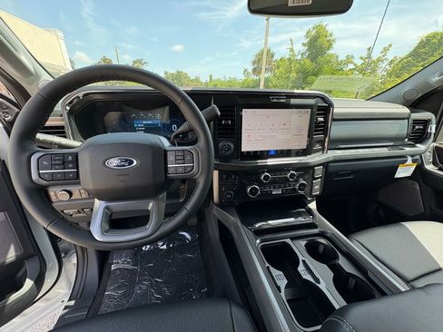 New 2026 Ford F250 Lariat w/ Black Appearance Package AWD/4WD image 8
