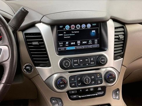 Used 2017 GMC Yukon SLT w/ Premium Edition image 6