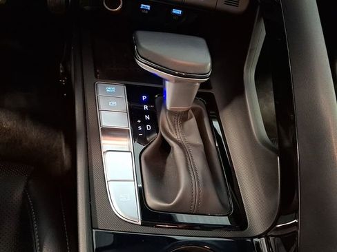 Used 2023 Hyundai Elantra Limited w/ Preferred Accessory Package image 14