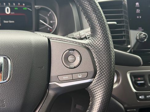 Used 2025 Honda Passport EX-L image 22