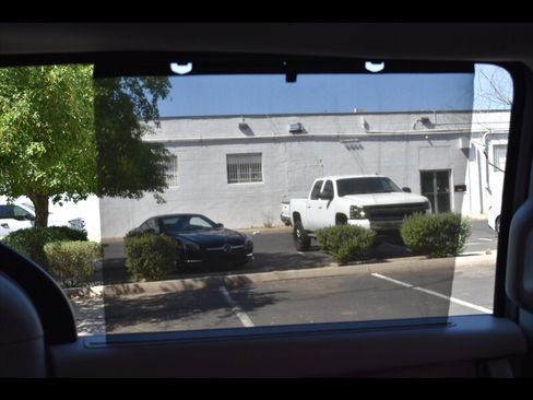 Used 2019 Chrysler Pacifica Touring-L image 29