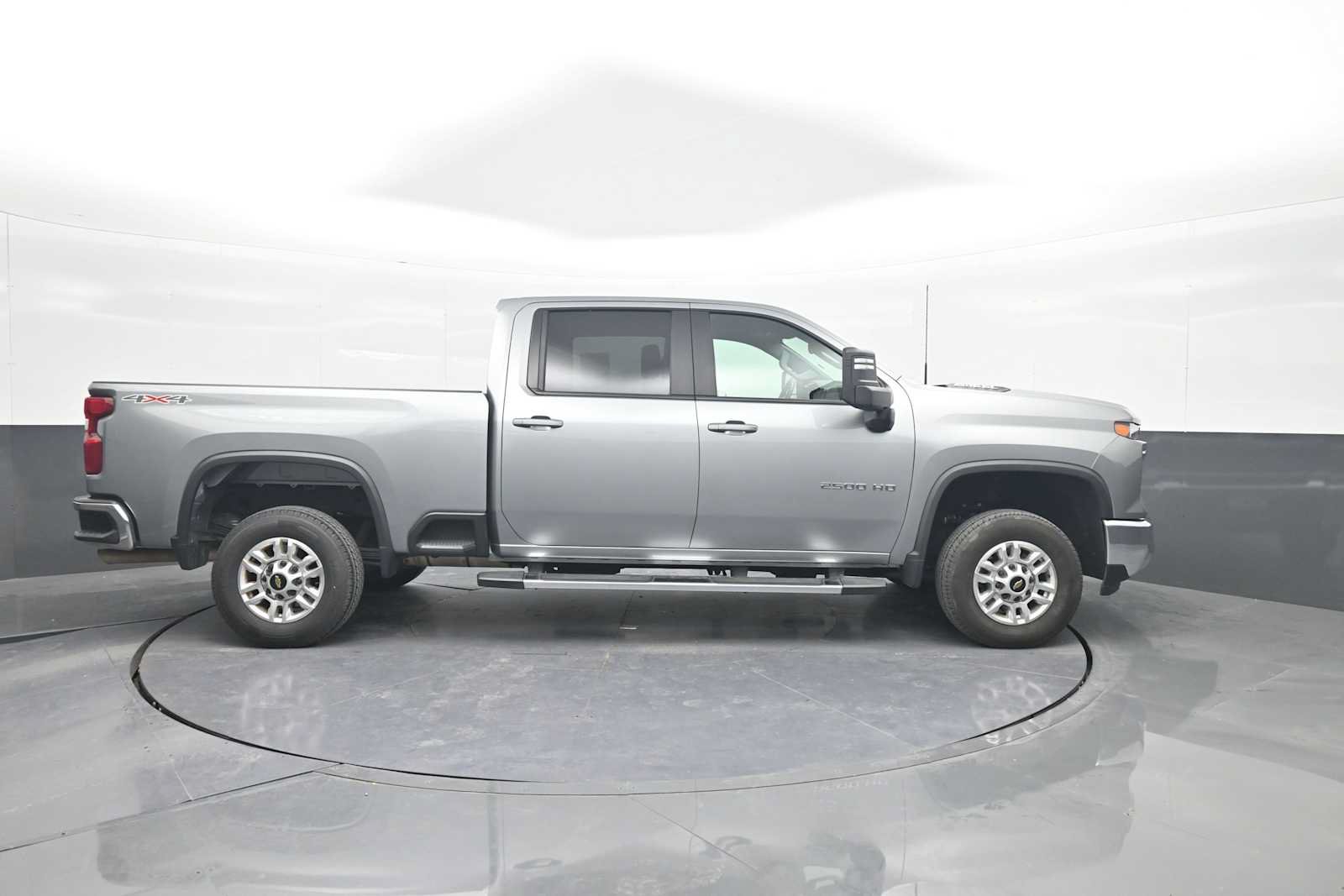 Used 2026 Chevrolet Silverado 2500 LT AWD/4WD image 9