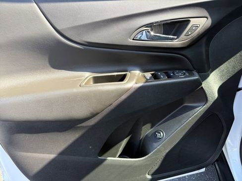 Used 2024 Chevrolet Equinox LT FWD image 13