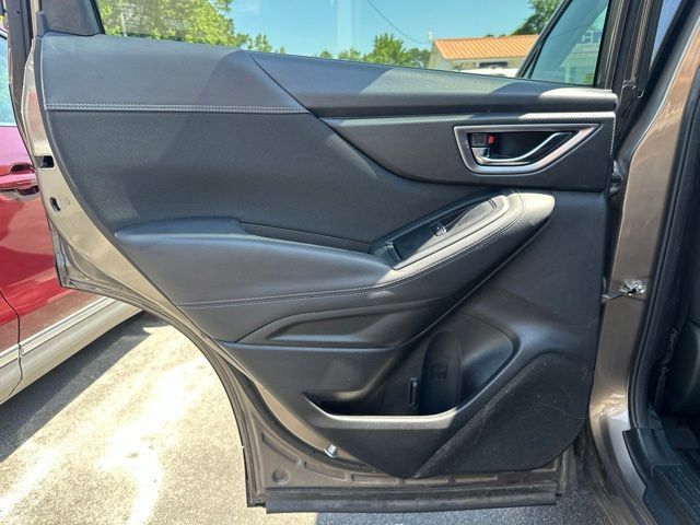 Used 2019 Subaru Forester Premium AWD/4WD image 7