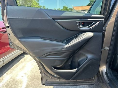 Used 2019 Subaru Forester Premium AWD/4WD image 7