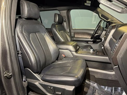 Used 2019 Ford Expedition Max Limited RWD image 24