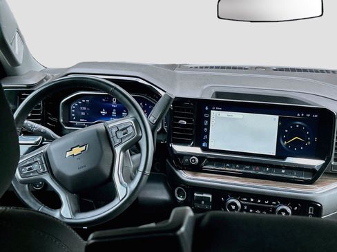 Used 2025 Chevrolet Silverado 1500 LT AWD/4WD image 17