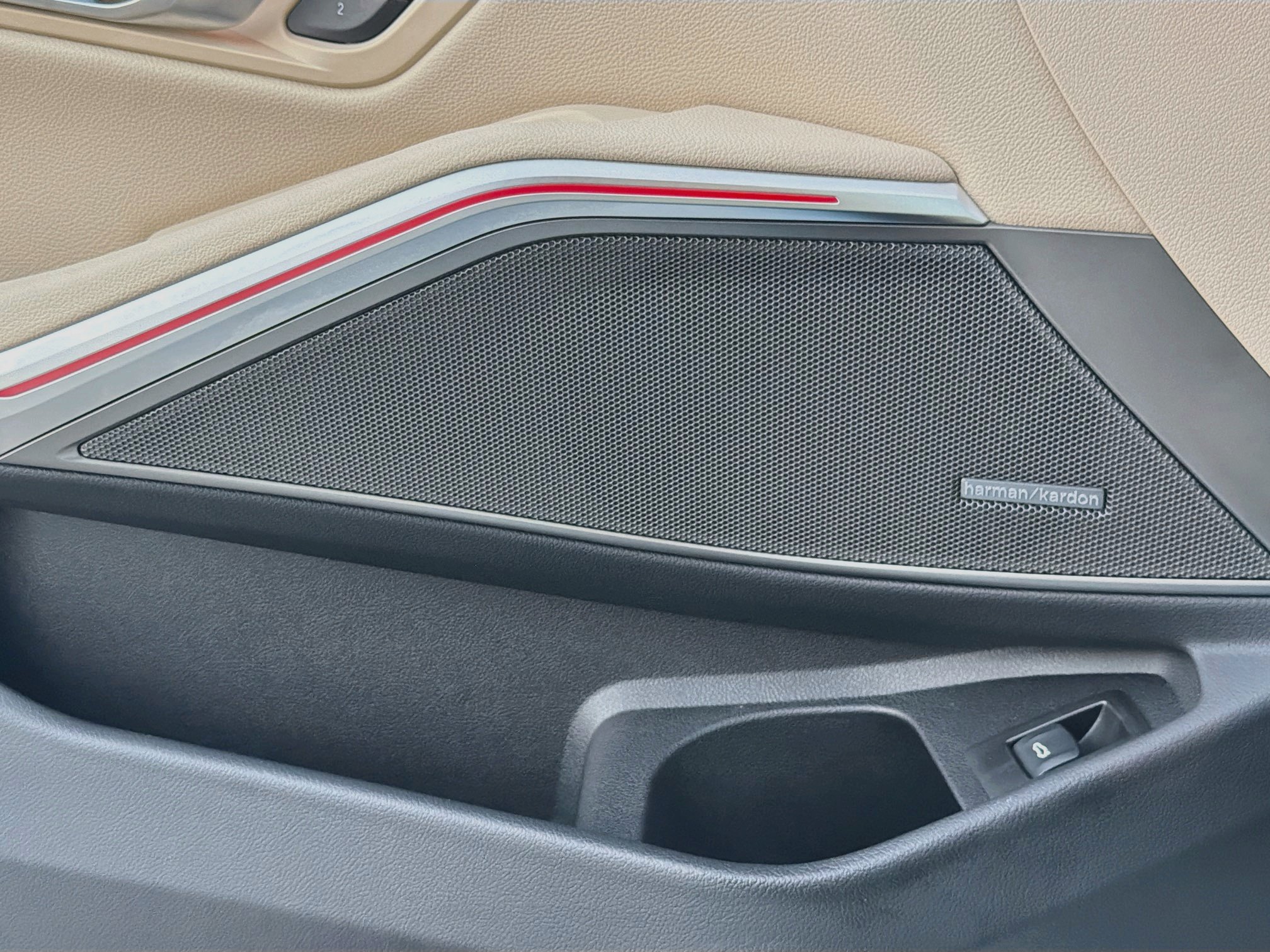 New 2026 BMW 330i Sedan w/ Premium Package RWD image 24