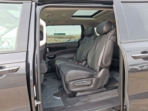 New 2026 Kia Carnival SX image 6