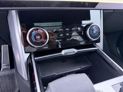 Used 2023 Land Rover Range Rover SE image 18