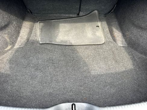 Used 2017 Chrysler 300 Limited RWD image 11
