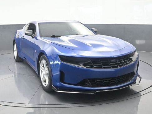 Used 2023 Chevrolet Camaro LT image 9