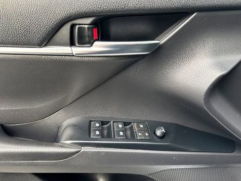 Certified 2020 Toyota Camry SE image 14