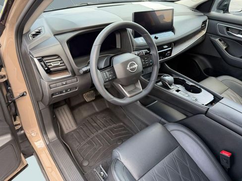Certified 2025 Nissan Rogue Platinum FWD image 7