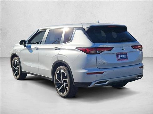 Used 2024 Mitsubishi Outlander SE Black Edition image 5