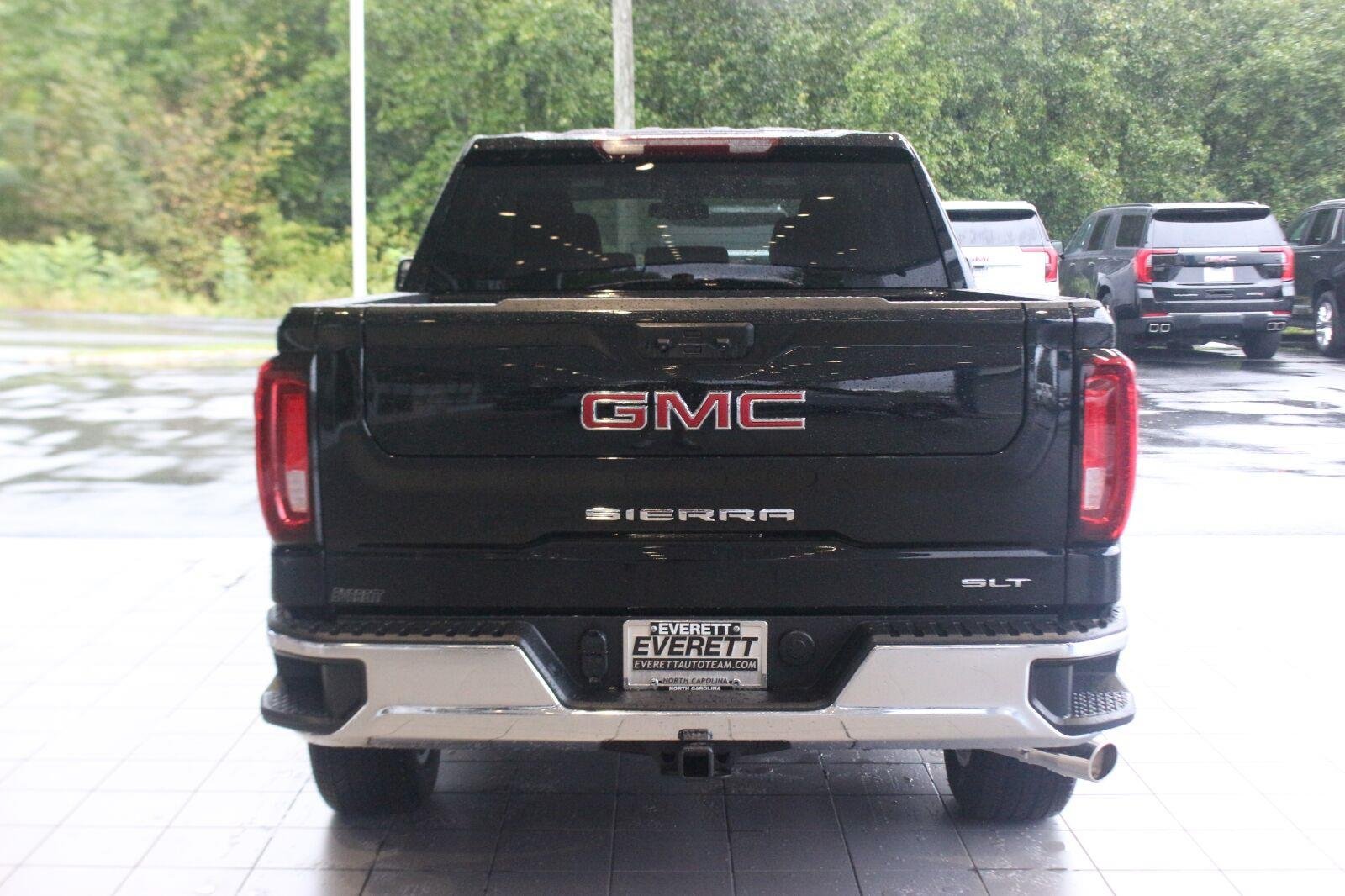Used 2026 GMC Sierra 1500 SLT w/ SLT Premium Package RWD image 5