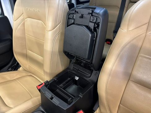 Used 2019 Jeep Wrangler Unlimited Sahara image 23