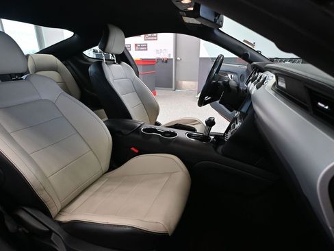 Used 2015 Ford Mustang Premium RWD image 39