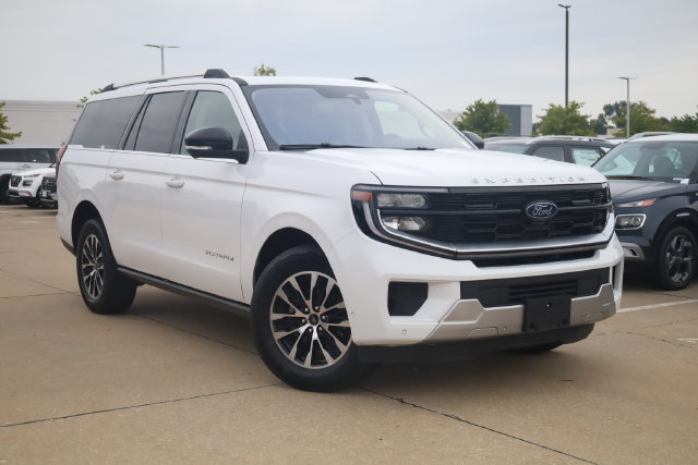 Used 2025 Ford Expedition Max Platinum AWD/4WD image 3