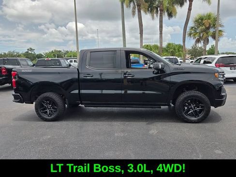 Used 2024 Chevrolet Silverado 1500 LT Trail Boss w/ LT Trail Boss Premium Package AWD/4WD image 9