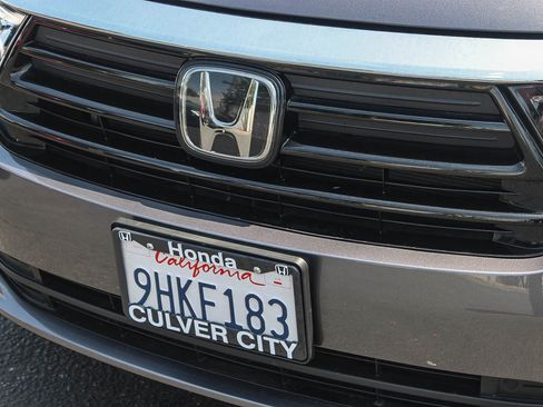 Used 2023 Honda Odyssey Elite image 6