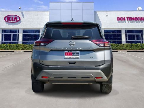 Used 2023 Nissan Rogue SV FWD image 5