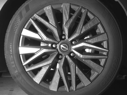 Used 2025 Nissan Altima 2.5 SV FWD image 15