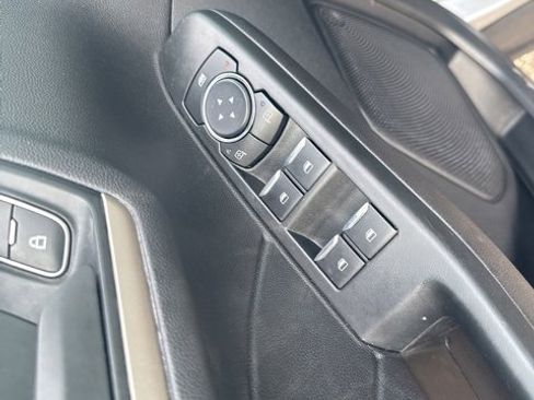 Used 2022 Ford Escape S image 7