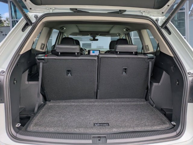 New 2026 Volkswagen Atlas SE FWD image 13