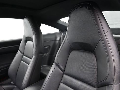 Certified 2020 Porsche 911 Carrera image 5