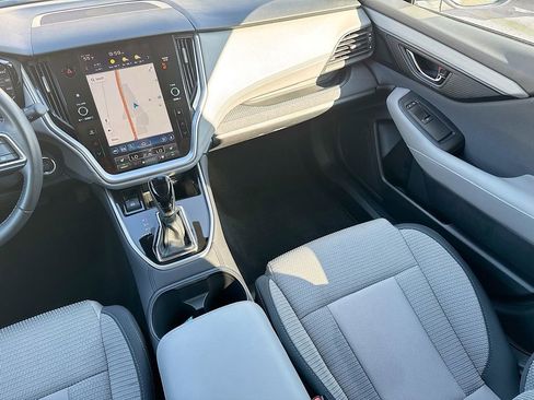 Used 2025 Subaru Outback Premium image 31