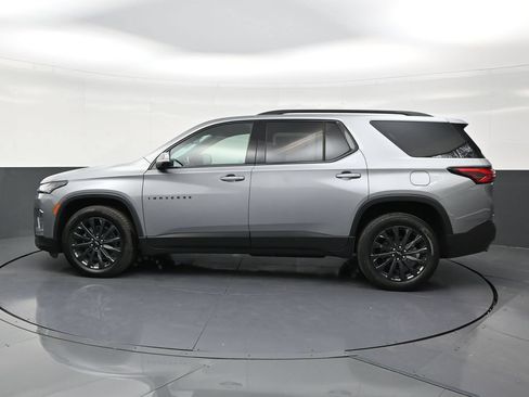 Used 2023 Chevrolet Traverse RS FWD image 2