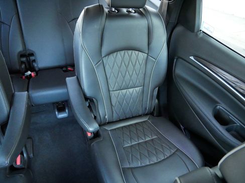 Used 2022 Buick Enclave Avenir w/ Avenir Technology Package image 14