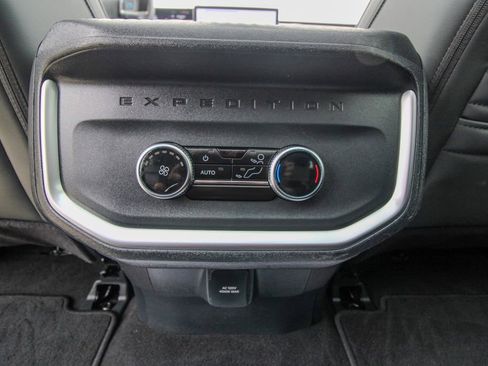 Used 2025 Ford Expedition Active AWD/4WD image 11