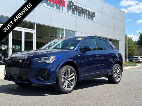 Used 2023 Audi Q3 2.0T Premium w/ Black Optic Sport Package AWD/4WD image 1