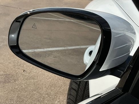 Used 2025 Genesis G70 2.5T image 11