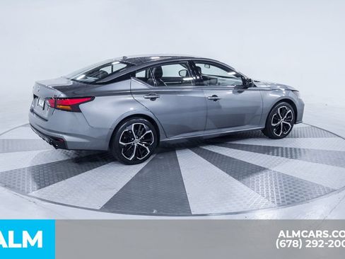 Used 2025 Nissan Altima 2.5 SR FWD image 15